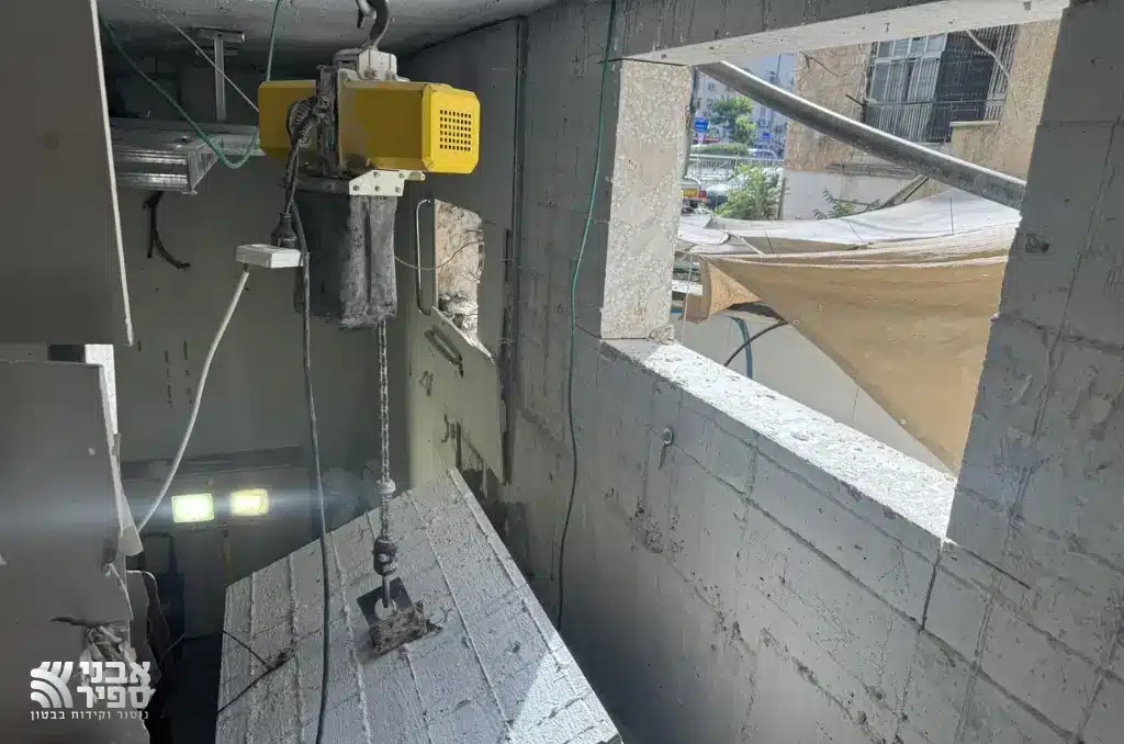 ניסור חלון בקיר בטון