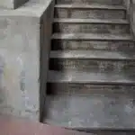 בניית מדרגות בטון